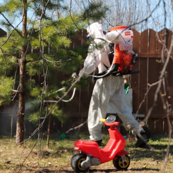 Обработка участка от клещей в Воронеже?